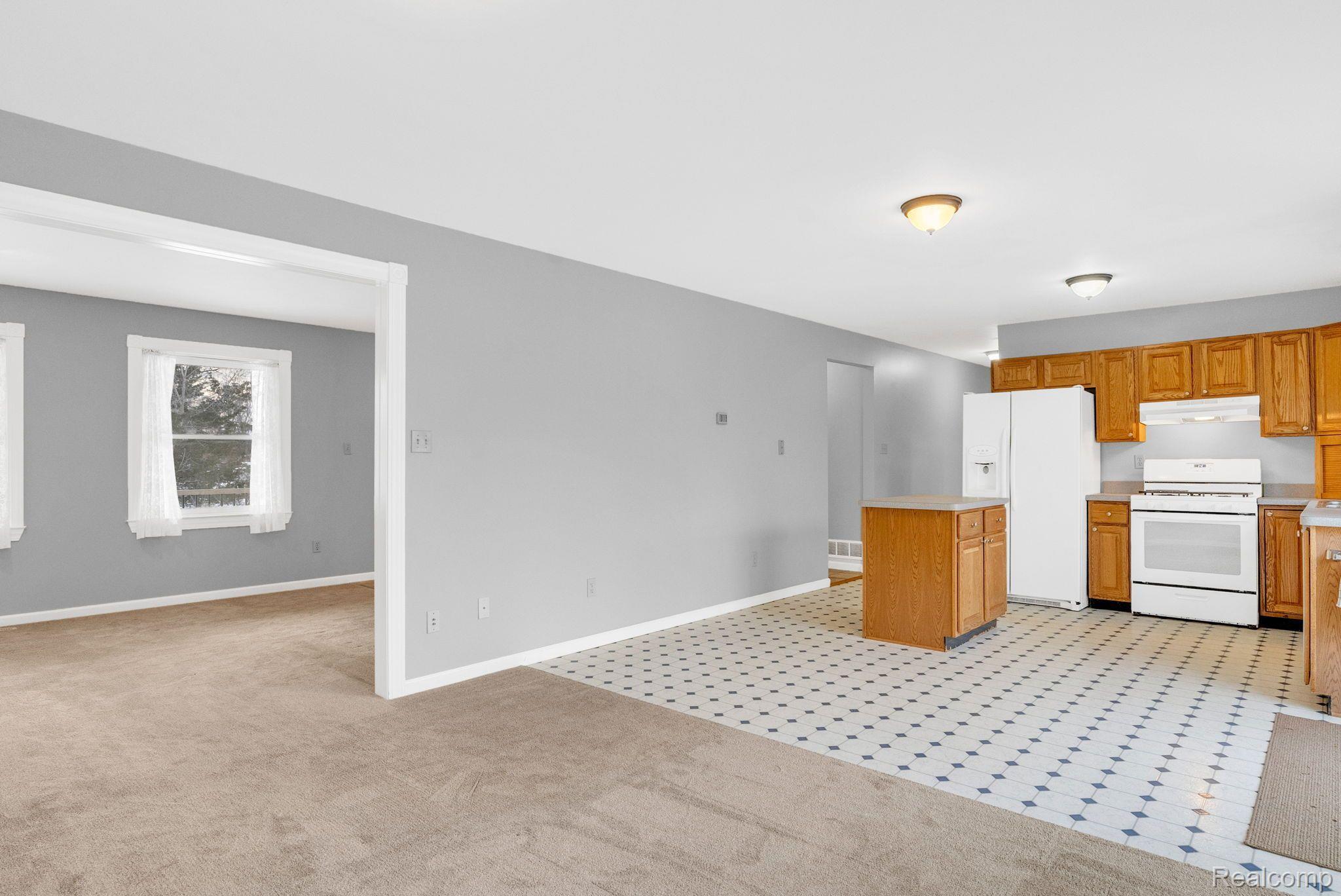 7432 Lobdell Road Linden, MI 48451 - Photo 7 of 54 Gallery Image 7