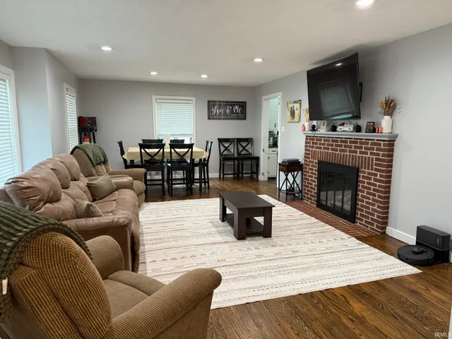 $258,000 | 6668 Highway 50, Montgomery, IN 47558