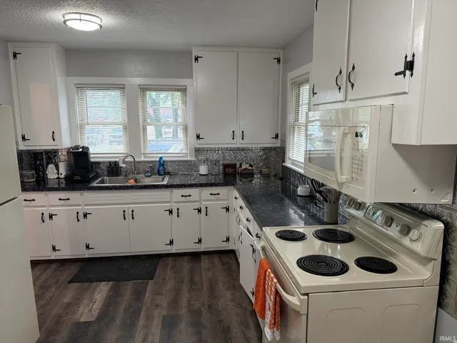 $258,000 | 6668 Highway 50, Montgomery, IN 47558