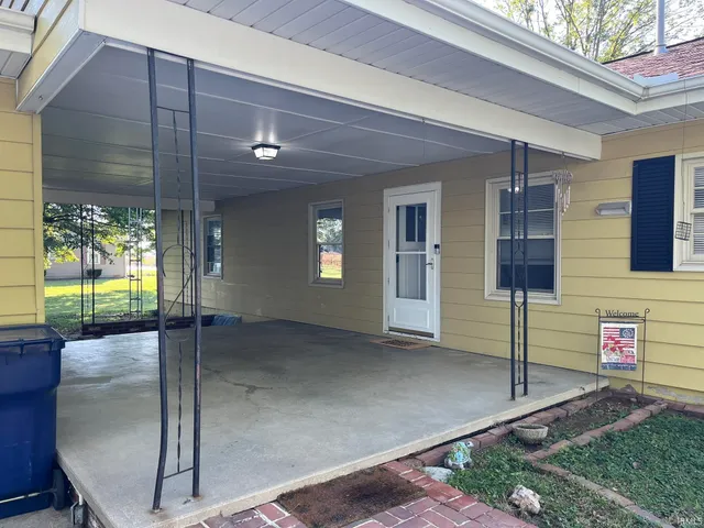 $258,000 | 6668 Highway 50, Montgomery, IN 47558