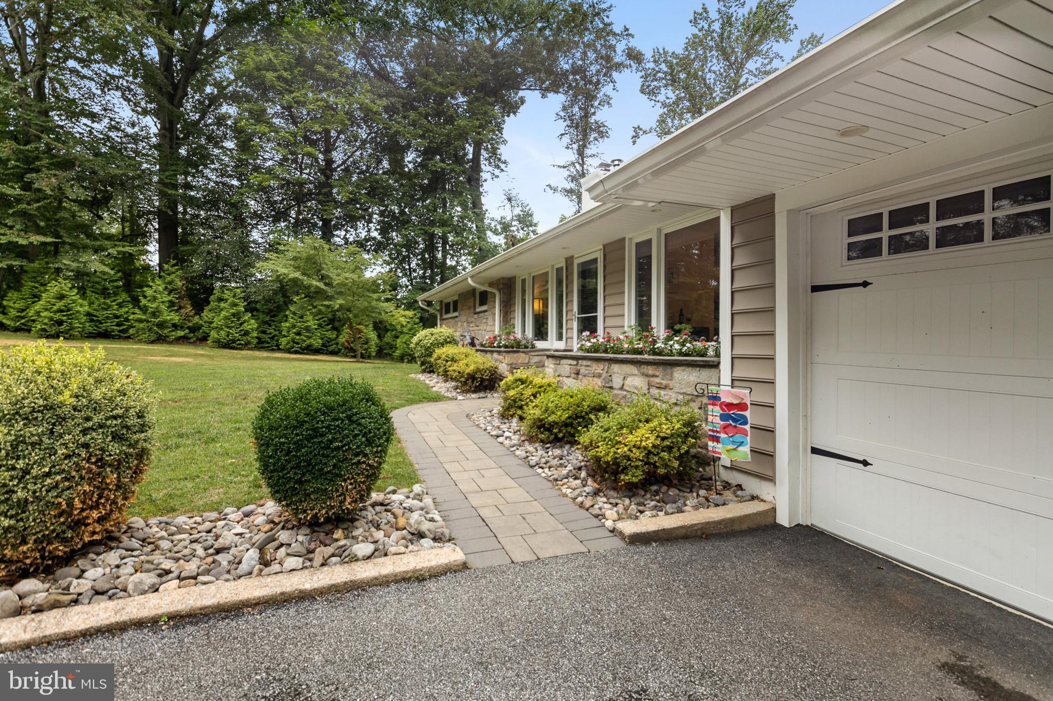 117 Street Road West Chester, PA 19382 - Photo 4 of 61 Gallery Image 4
