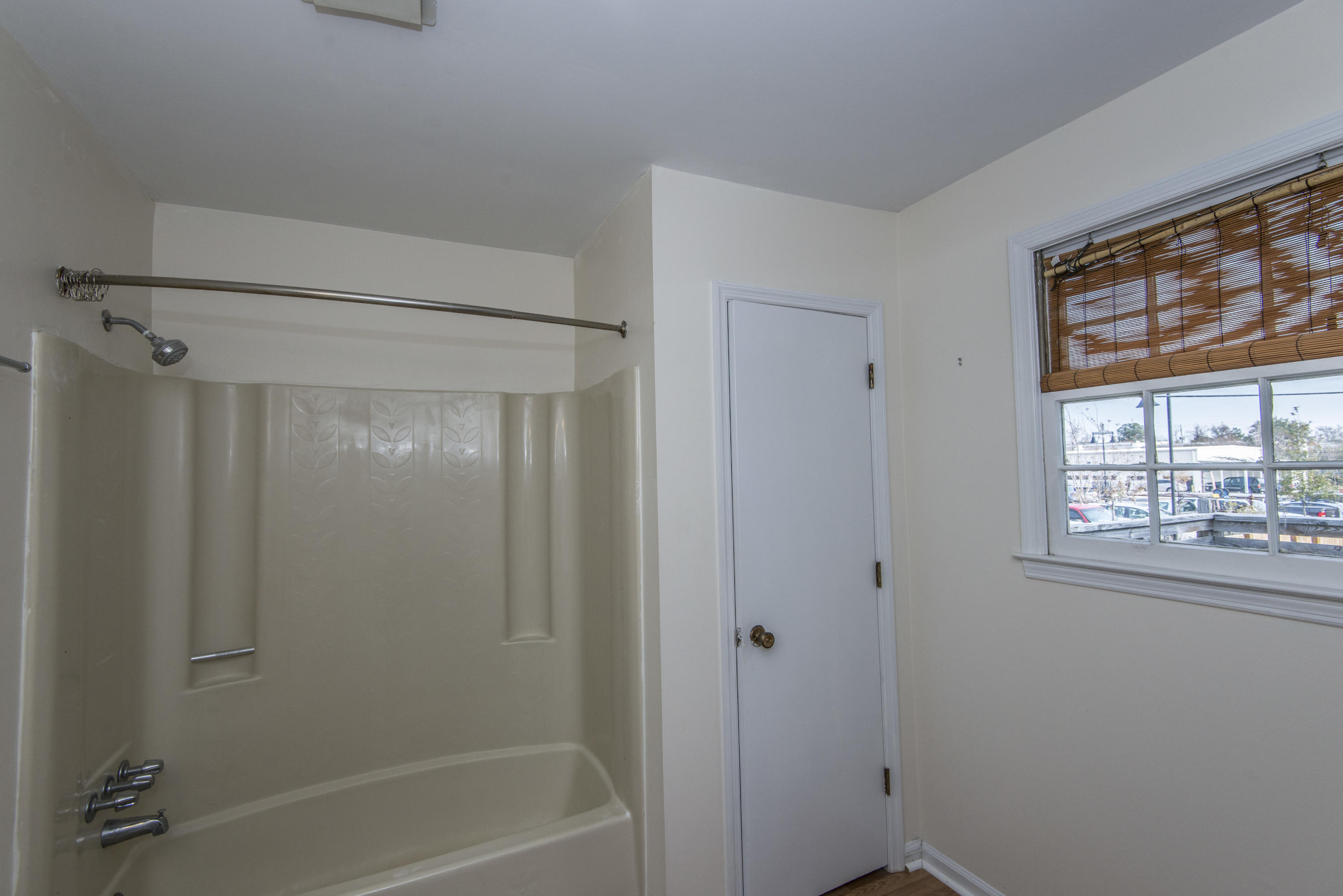 731 Ralston Court, Unit B Mount Pleasant, SC 29464 - Photo 17 of 24 Master bath w window