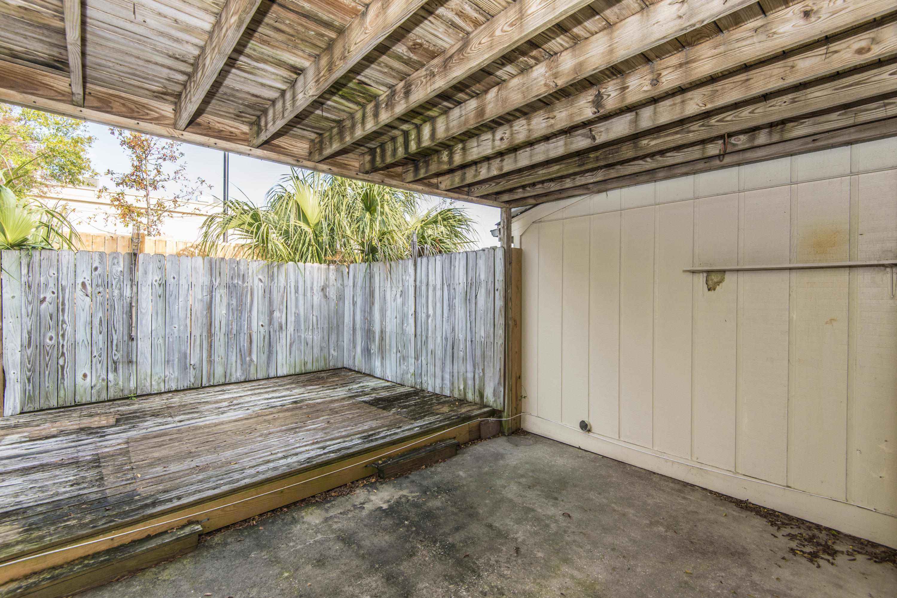 731 Ralston Court, Unit B Mount Pleasant, SC 29464 - Photo 23 of 24 Back patio