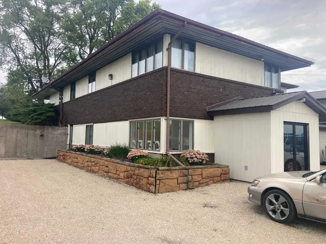 $825,000 | 6522 County Road U, Shullsburg, WI 53586