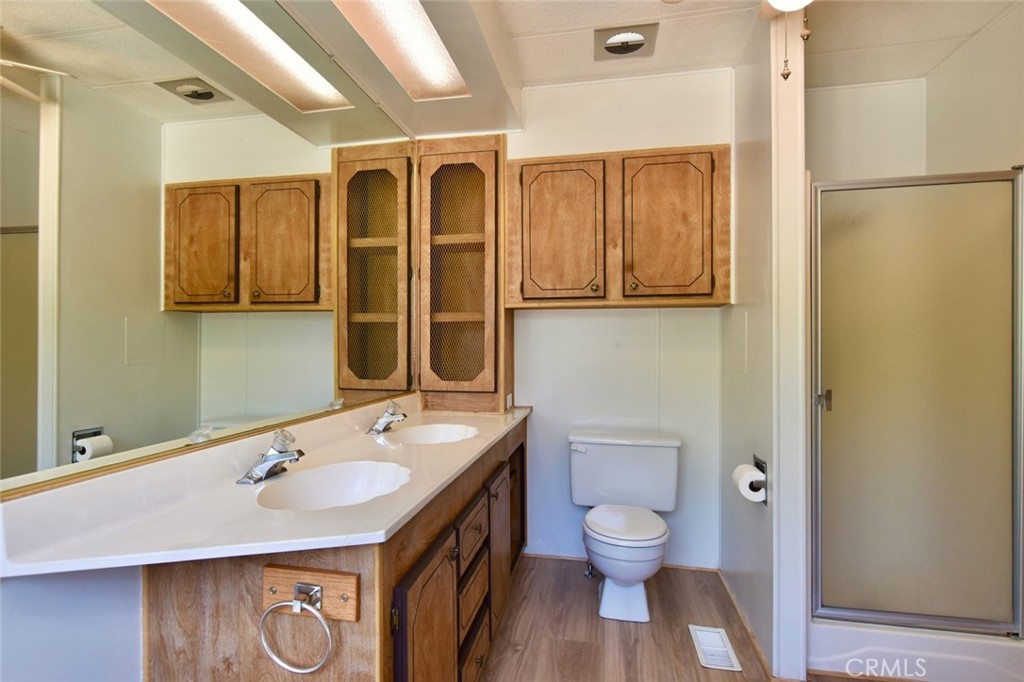 2964 Water View Drive Paso Robles, CA 93446 - Photo 14 of 35 Primary bathroom