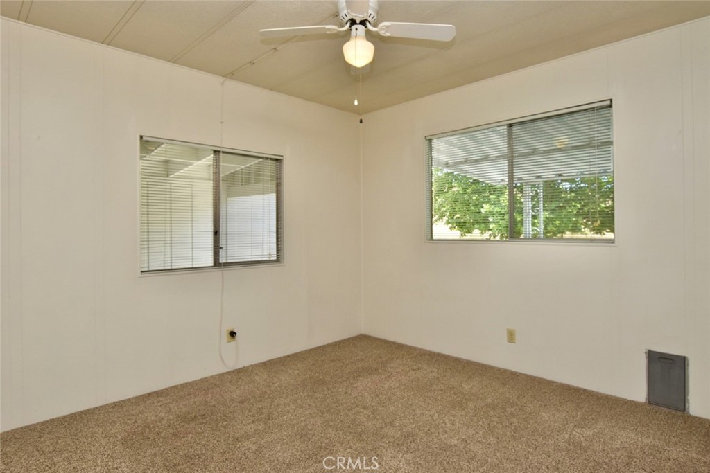 2964 Water View Drive Paso Robles, CA 93446 - Photo 17 of 35 Guest bedroom