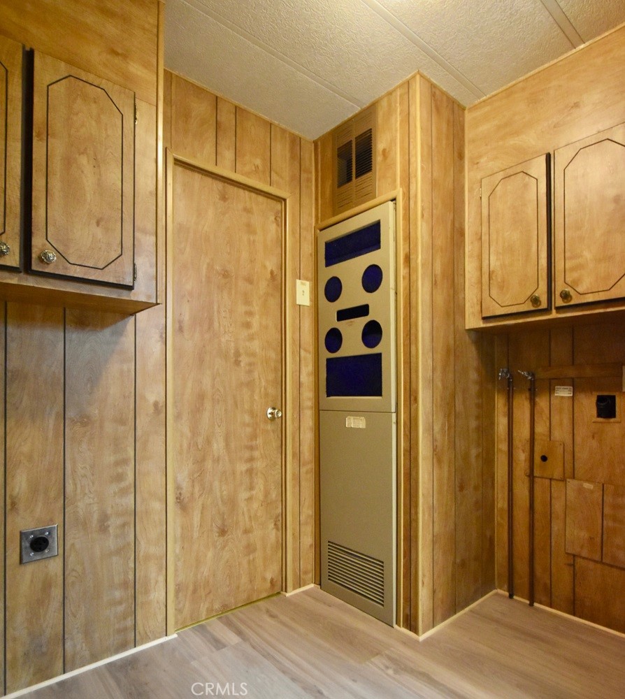 2964 Water View Drive Paso Robles, CA 93446 - Photo 20 of 35 Laundry room