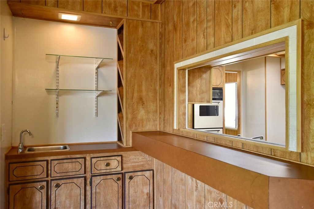 2964 Water View Drive Paso Robles, CA 93446 - Photo 6 of 35 Wet bar