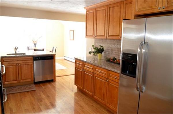45 Stoneleigh Road Holden, MA 01520 - Photo 3 of 30 Gallery Image 3