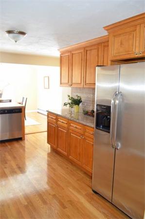 45 Stoneleigh Road Holden, MA 01520 - Photo 4 of 30 Gallery Image 4