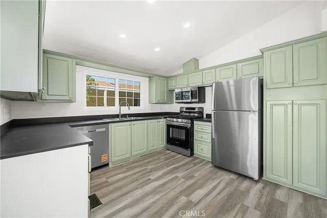 $275,000 | 306 North Jade Cove Drive, Unit 65, Long Beach, CA 90803