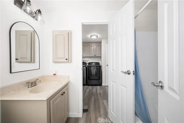 $275,000 | 306 North Jade Cove Drive, Unit 65, Long Beach, CA 90803