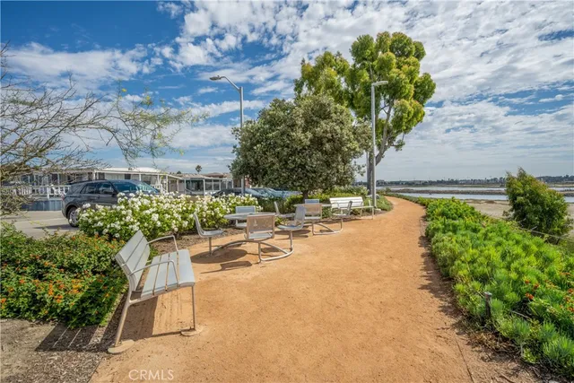 $275,000 | 306 North Jade Cove Drive, Unit 65, Long Beach, CA 90803