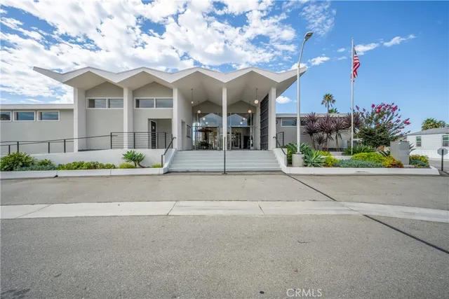 $275,000 | 306 North Jade Cove Drive, Unit 65, Long Beach, CA 90803