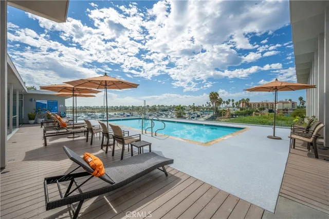 $275,000 | 306 North Jade Cove Drive, Unit 65, Long Beach, CA 90803