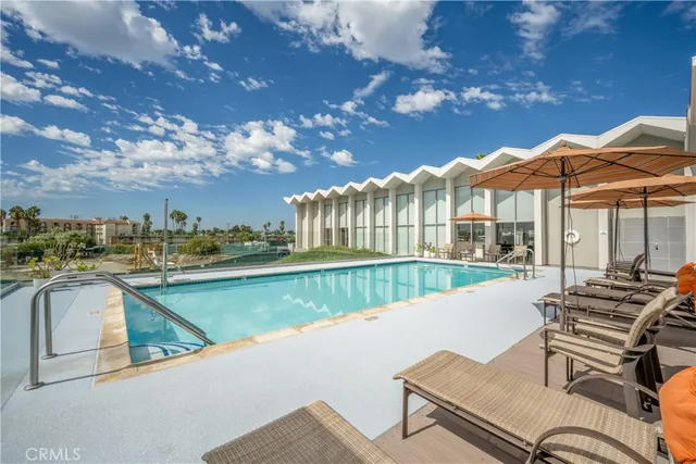 $275,000 | 306 North Jade Cove Drive, Unit 65, Long Beach, CA 90803