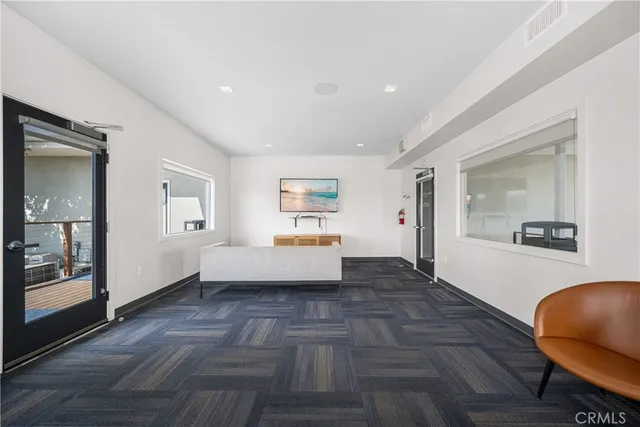 $275,000 | 306 North Jade Cove Drive, Unit 65, Long Beach, CA 90803