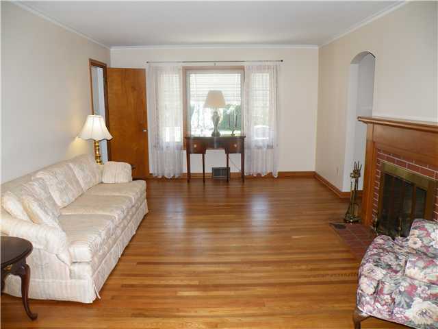 415 Acton Road Columbus, OH 43214 - Photo 2 of 22 Gallery Image 2