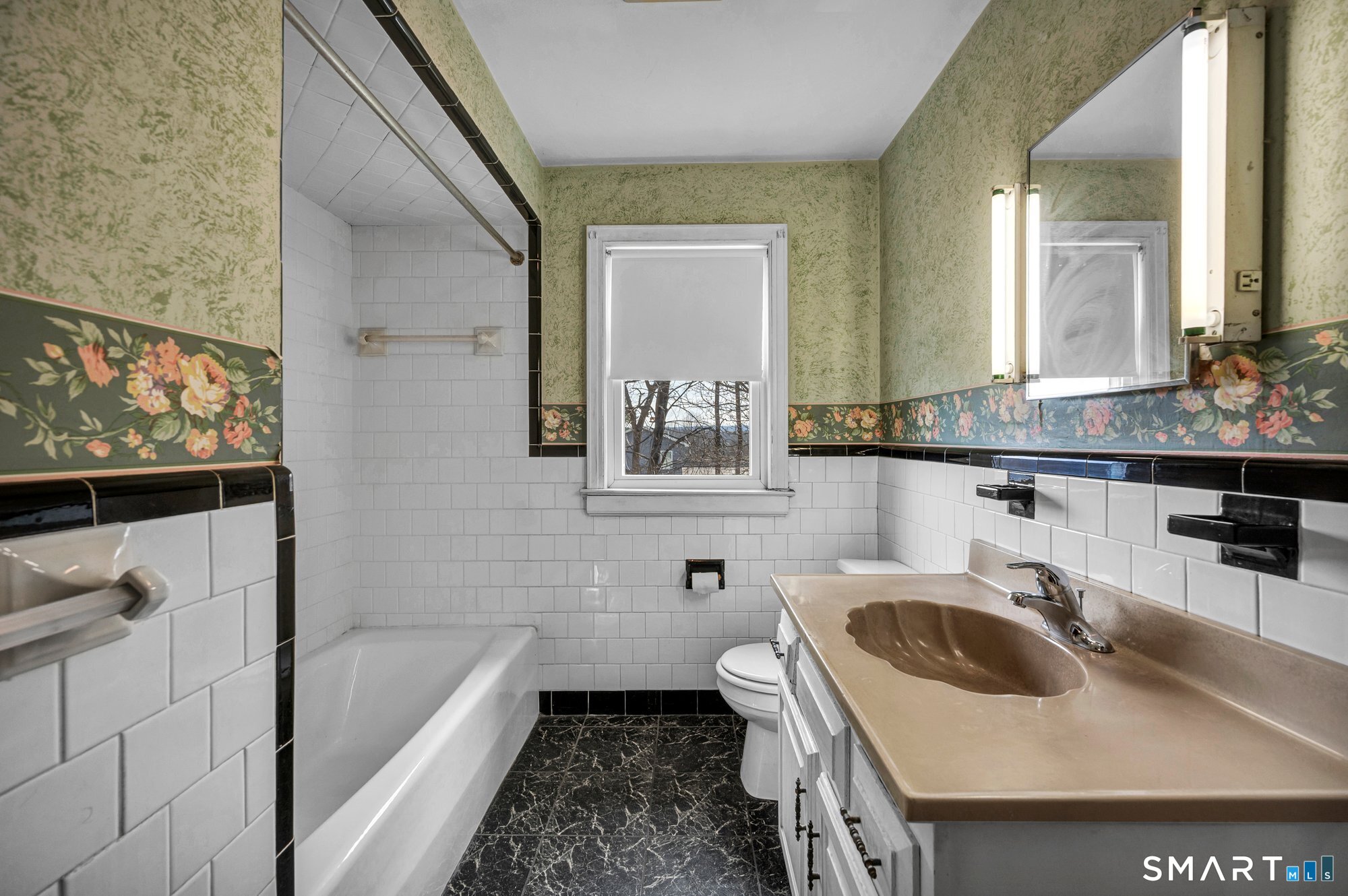 46 Meriden Avenue Meriden, CT 06451 - Photo 16 of 29