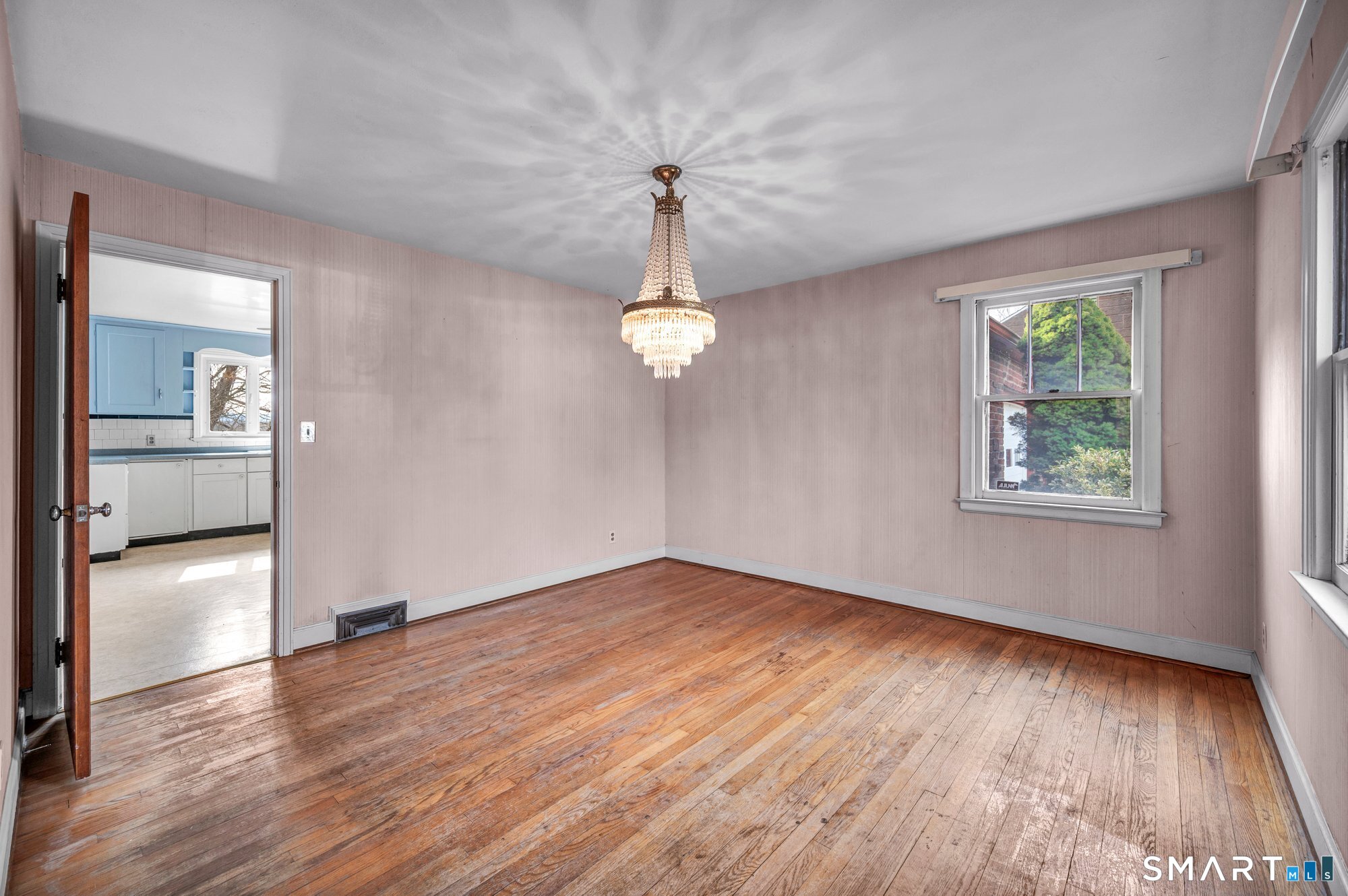 46 Meriden Avenue Meriden, CT 06451 - Photo 9 of 29