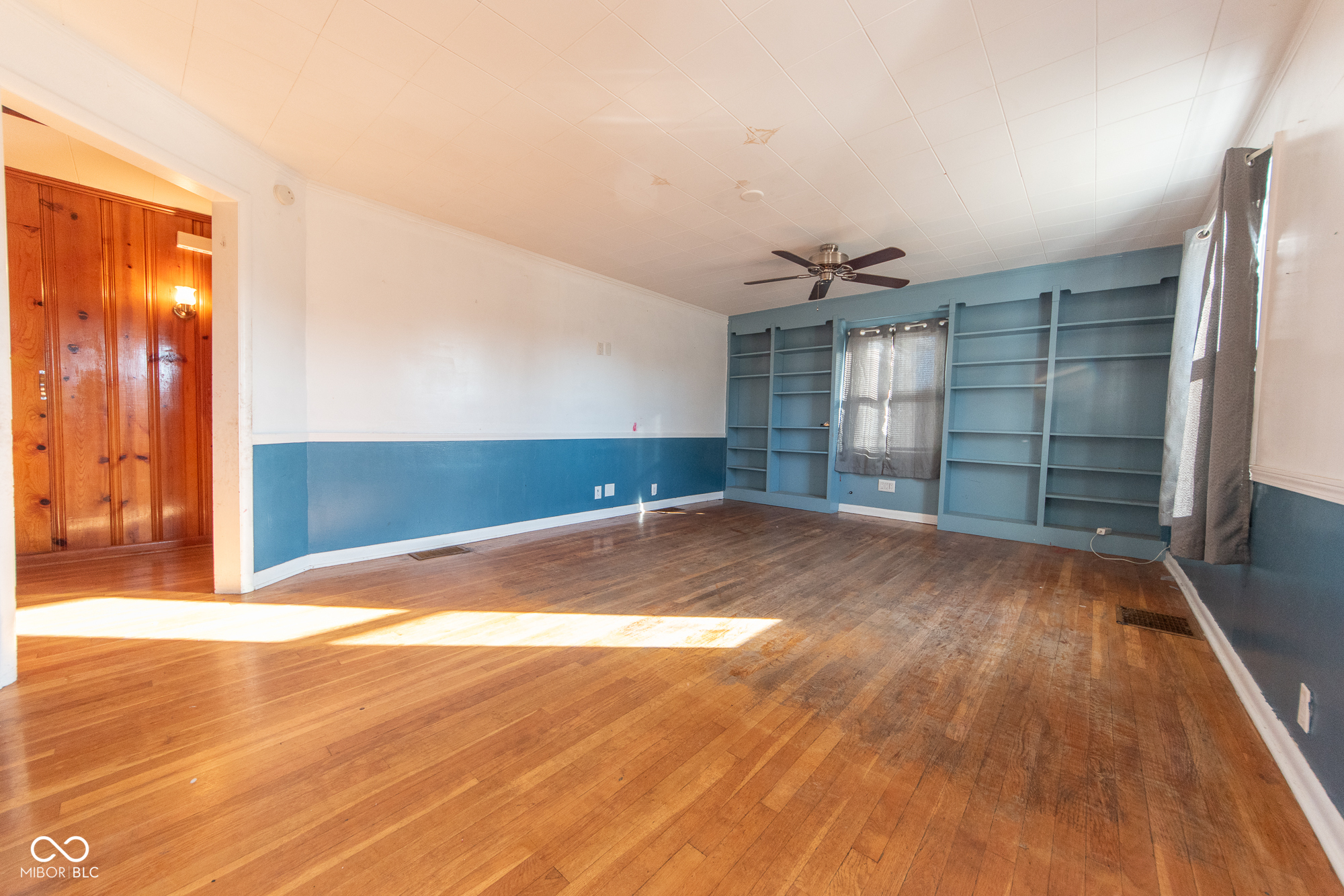 2822 22nd Street Columbus, IN 47201 - Photo 4 of 24