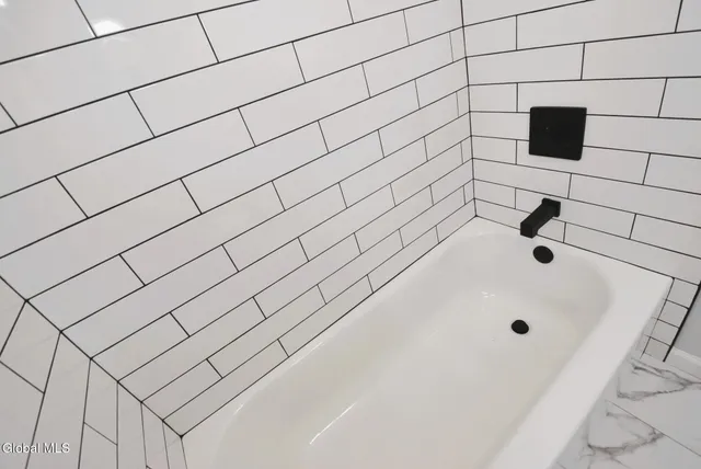 $344,900 | 38 Commonwealth Drive, Bethlehem, NY 12077