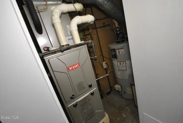 $344,900 | 38 Commonwealth Drive, Bethlehem, NY 12077