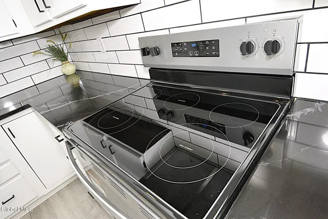 $344,900 | 38 Commonwealth Drive, Bethlehem, NY 12077