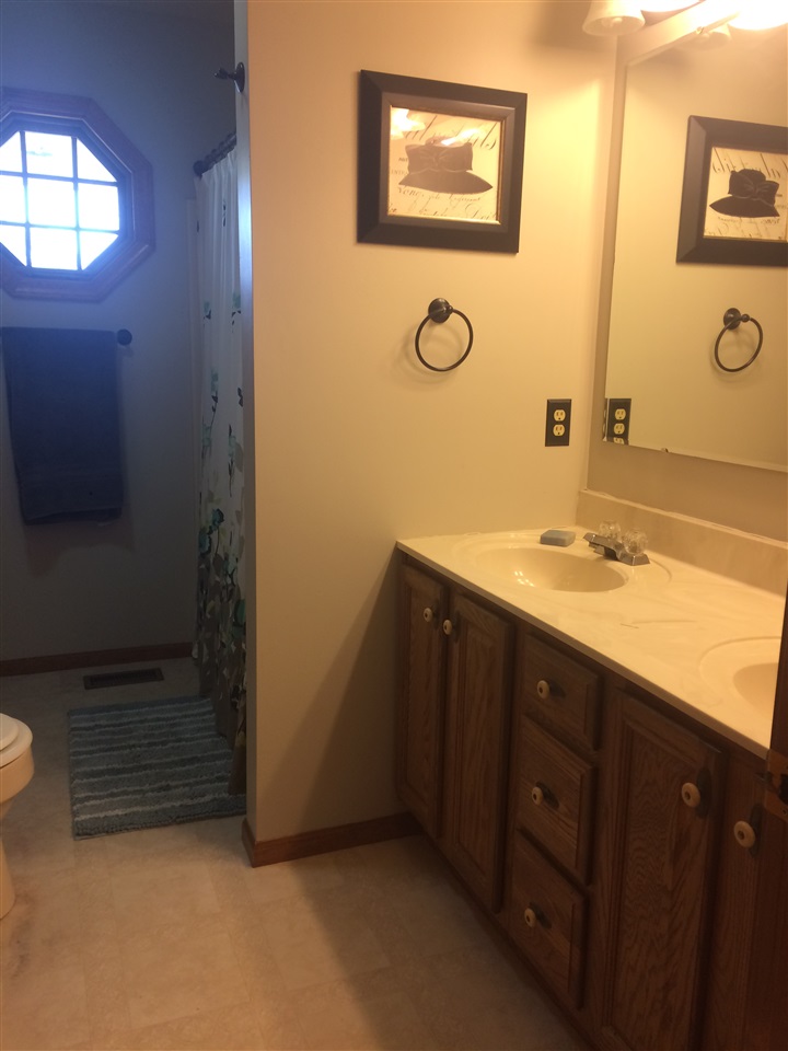 1116 Cross Pointe Decatur, IN 46733 - Photo 10 of 15