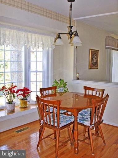 9911 Natick Road Burke, VA 22015 - Photo 4 of 26 Dining Area