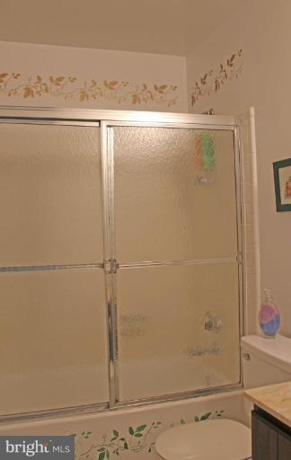 9911 Natick Road Burke, VA 22015 - Photo 8 of 26 Bath #1