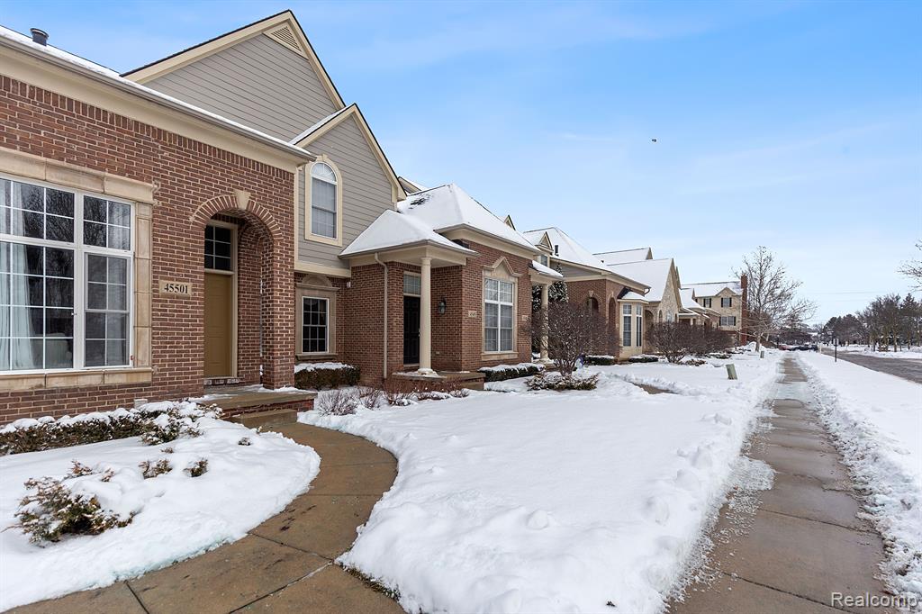 45493 North Stonewood Road Canton, MI 48187 - Photo 2 of 27