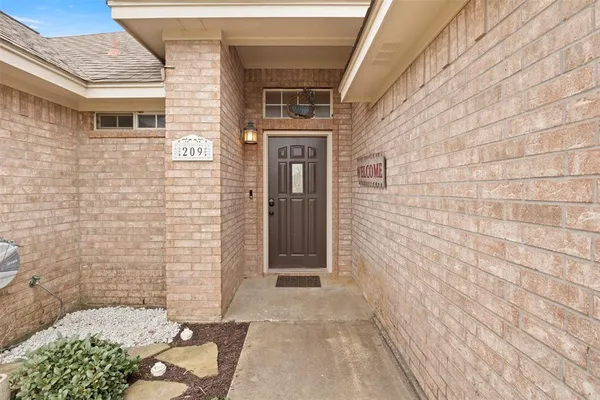 $289,990 | 209 Mourning Dove Lane, Krum, TX 76249