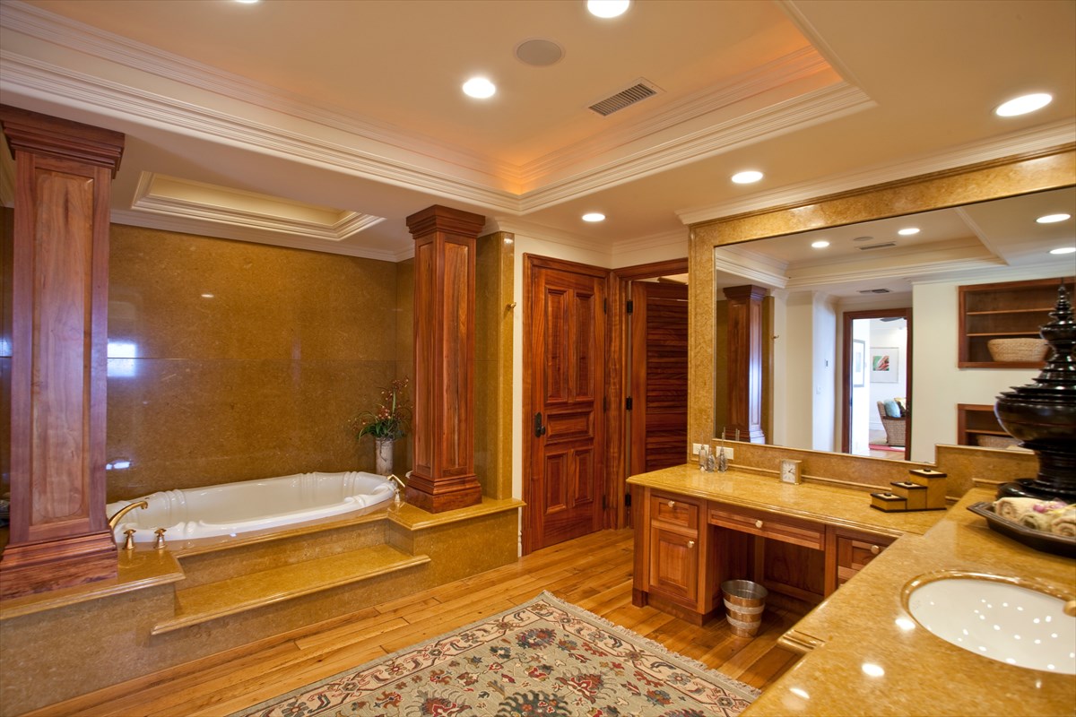 56-3083 Puakea Bay Road Kamuela, HI 96743 - Photo 27 of 30 a bathroom with a tub and sink