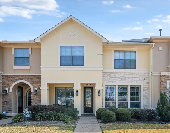 $440,000 | 2011 Spring Cedar Lane, Houston, TX 77077