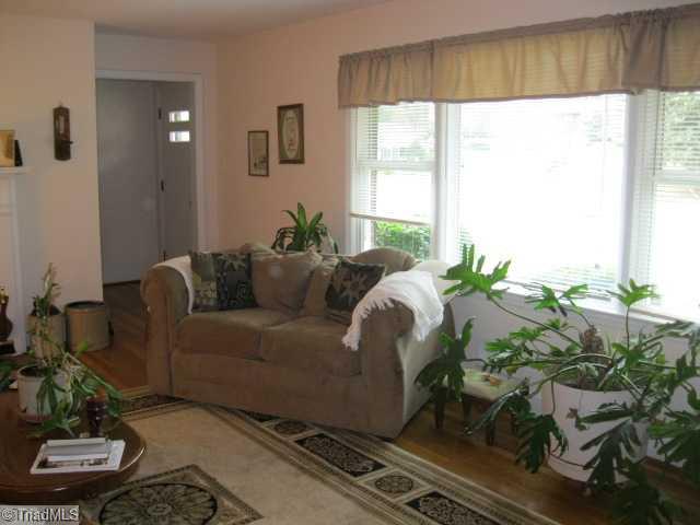 1101 Huntingdon Road Winston-Salem, NC 27104 - Photo 7 of 15 Living Room.