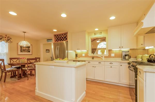 23 Columbia Road Marblehead, MA 01945 - Photo 4 of 22