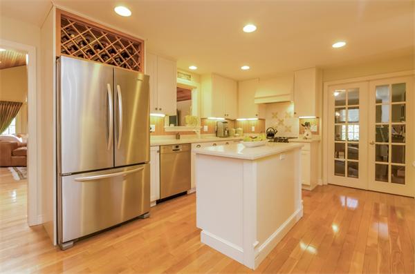 23 Columbia Road Marblehead, MA 01945 - Photo 5 of 22