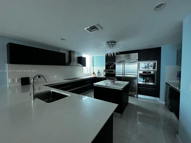 $18,500 | 17001 Collins Avenue, Unit 2601, Sunny Isles Beach, FL 33160