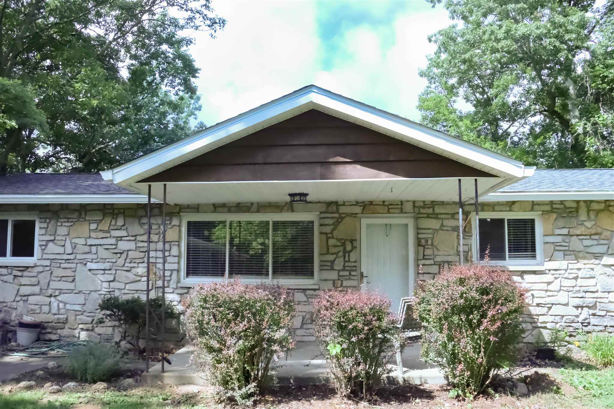 3950 South Knightridge Road Bloomington, IN 47401 - Photo 2 of 28