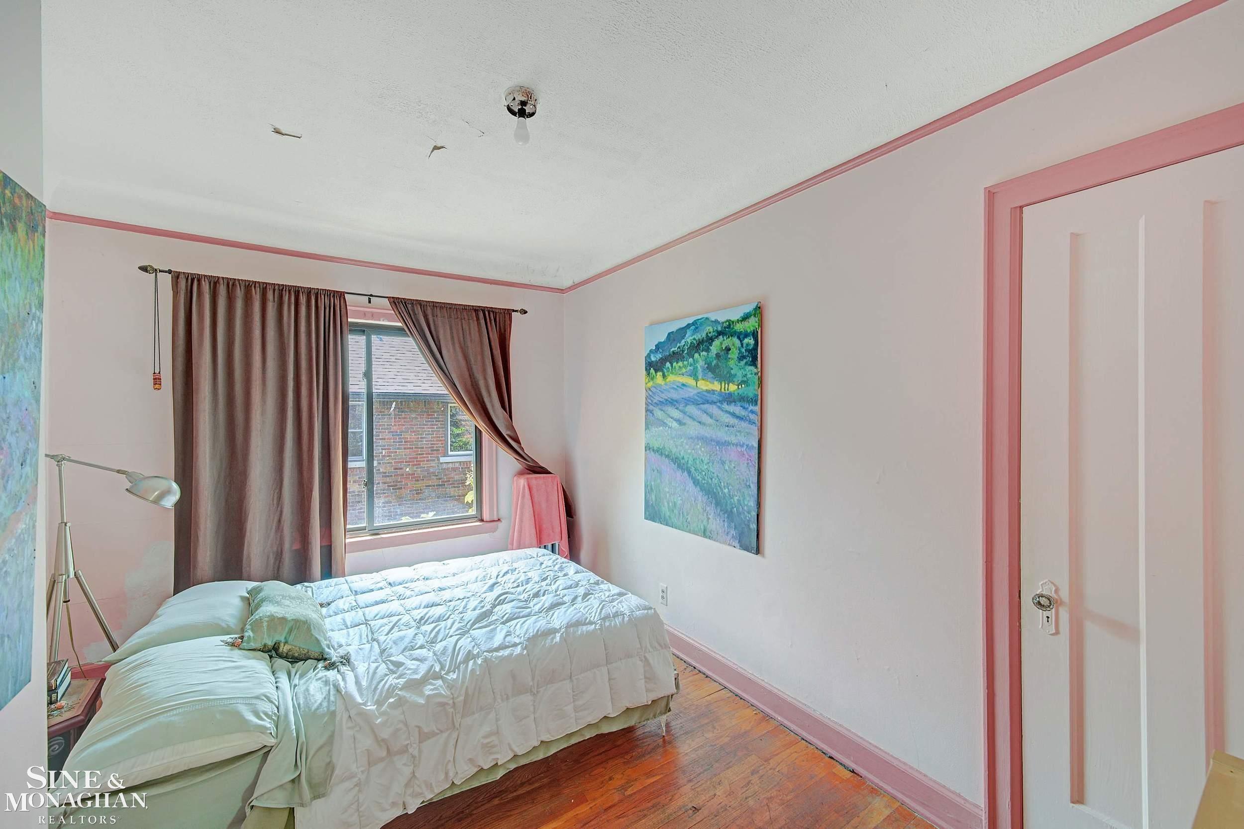 284 Riverside Drive Detroit, MI 48215 - Photo 23 of 39 50151252-169e2aaf-81c6-4df8-b584-c8c16974ee17.JPG