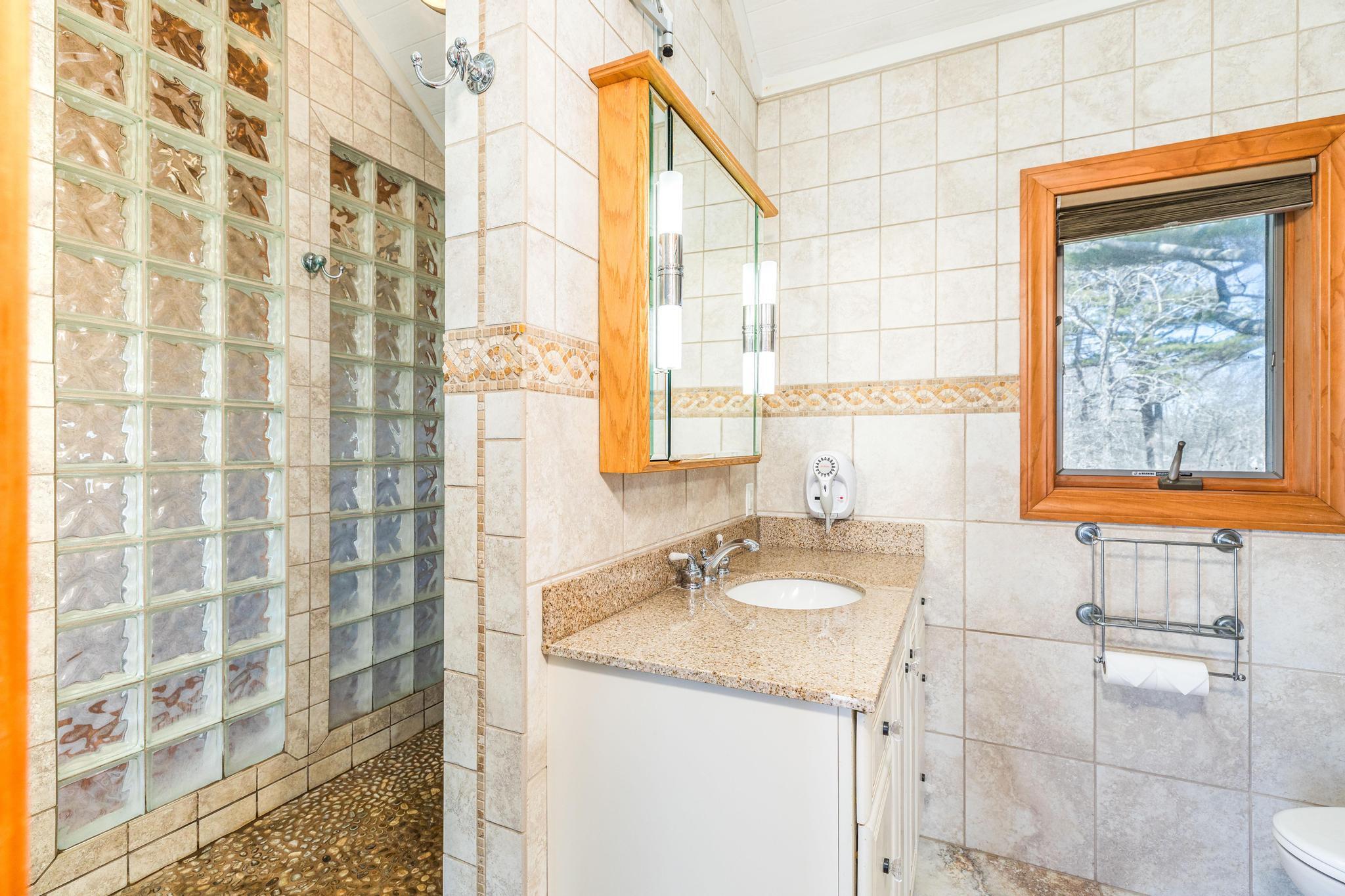 67 Tower Road Kittery Point, ME 03905 - Photo 24 of 40 Ensuite