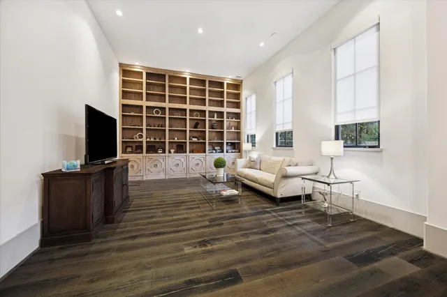 $6,900 | 5353 Lampasas Street, Houston, TX 77056