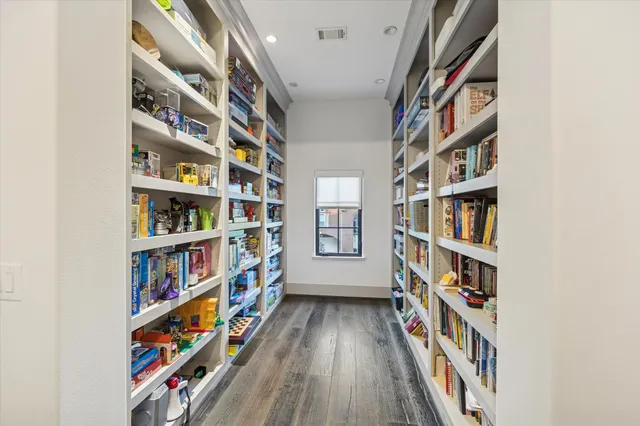 $6,900 | 5353 Lampasas Street, Houston, TX 77056