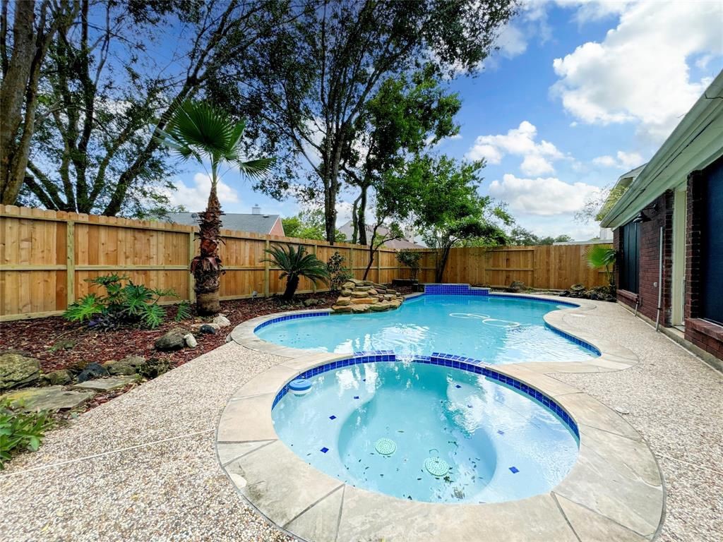 5202 Spring Cir Drive Pearland, TX 77584 - Photo 16 of 19 a view of outdoor space and yard