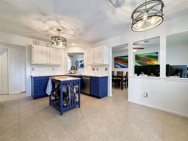 $2,400 | 5202 Spring Cir Drive, Pearland, TX 77584