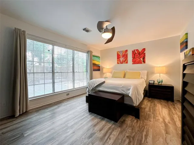 $2,400 | 5202 Spring Cir Drive, Pearland, TX 77584