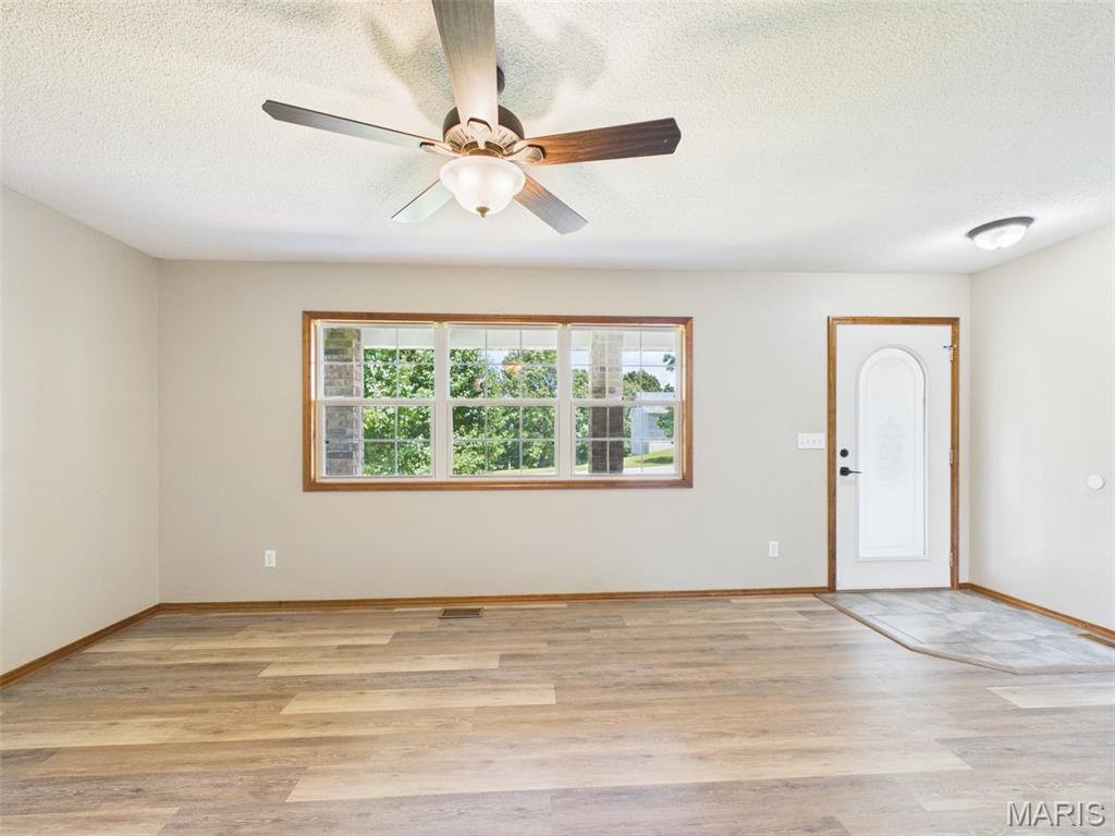 24625 Spencer Road Waynesville, MO 65583 - Photo 8 of 89