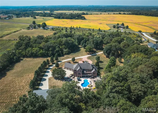 $1,600,000 | 15964 Lageman Lane, Brighton, IL 62012