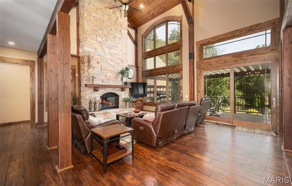$1,499,950 | 15964 Lageman Lane, Brighton, IL 62012